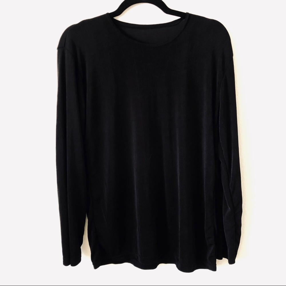 Black stretchy long sleeves shirt
